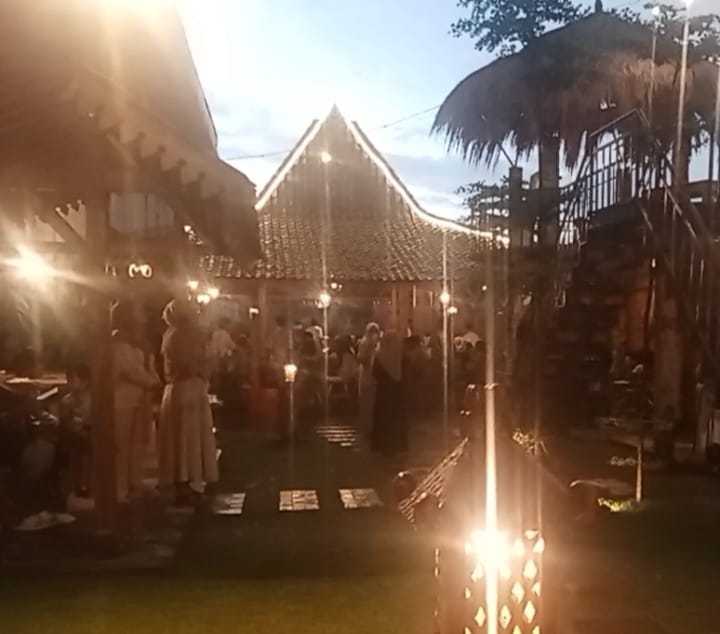 Pawon Mak Gomah, Destinasi Kuliner Khas Jawa di Kediri yang Kian Diminati