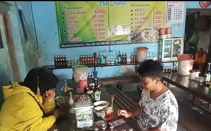 Pedagang Soto Ayam di Tamanan Keluhkan Sepinya Pelanggan dan Kenaikan Harga Bahan Pokok di Awal Ramadan