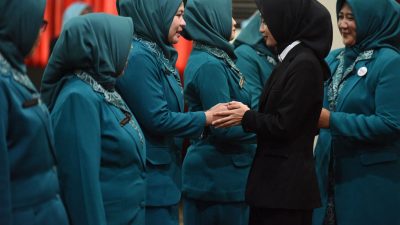 Wali Kota Kediri Lantik Pengurus TP PKK 2025-2030, Fokus pada Isu Stunting dan Ketahanan Pangan
