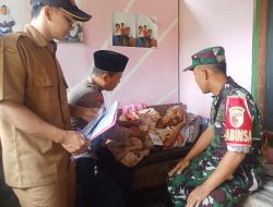 Pemerintah Desa Puhrubuh Salurkan BLT-DD Door to Door untuk Warga Sakit Menahun