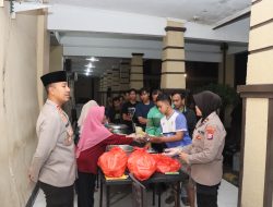 Polres Kediri Kota Sediakan Sahur Gratis, Warga Antusias 