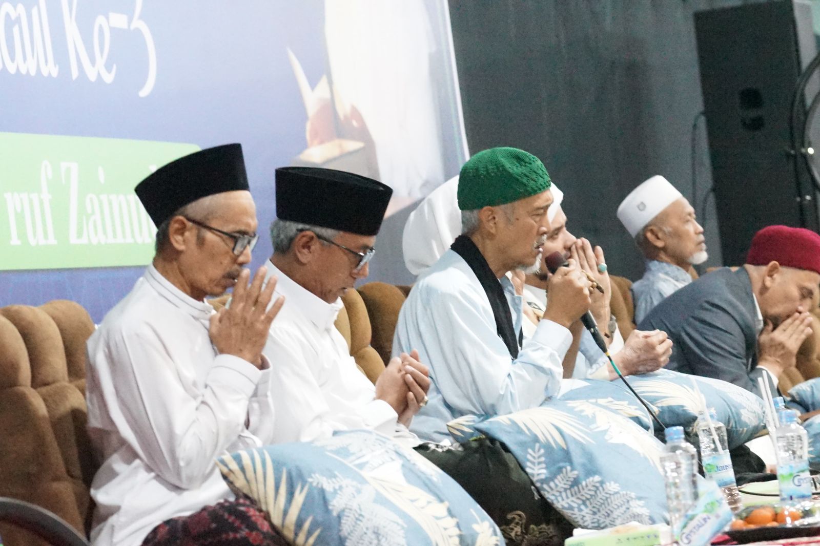 Mbak Vinanda dan Gus Qowwin Hadiri Nuzulul Quran, Tahlil dan Kirim Doa Peringati Haul ke-3 KH. M. Ma'ruf Zainuddin.