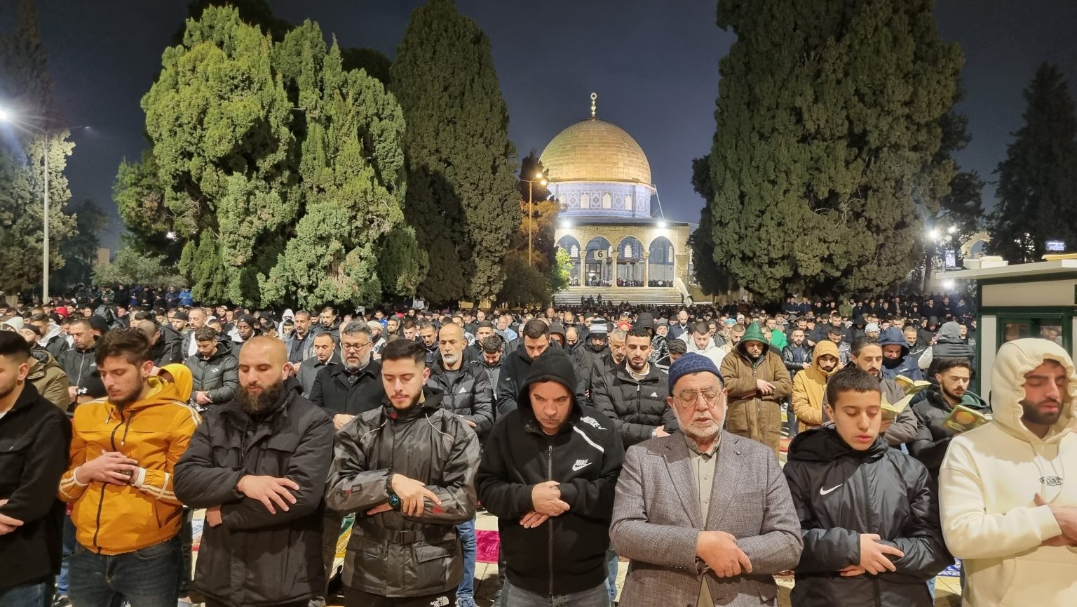 Puluhan Ribu Jamaah Padati Masjidil Aqsa untuk Shalat Tarawih