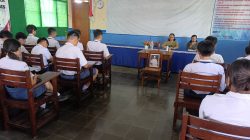 Siswa SMP Katolik Ponorogo Gelar Ibadat Arwah untuk Mengenang Paus Fransiskus