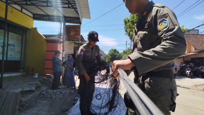 Kabel Internet Ilegal Dipotong Paksa, Satgas Ponorogo Tegakkan Penertiban