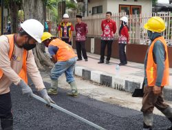 Selama Tiga Bulan, DPUPR Kota Blitar Tambal 300 Titik Jalan Rusak