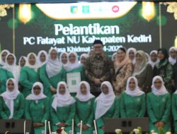 Bupati Dhito Resmikan Pengurus Baru Fatayat NU Kediri, Serahkan Mobil Operasional