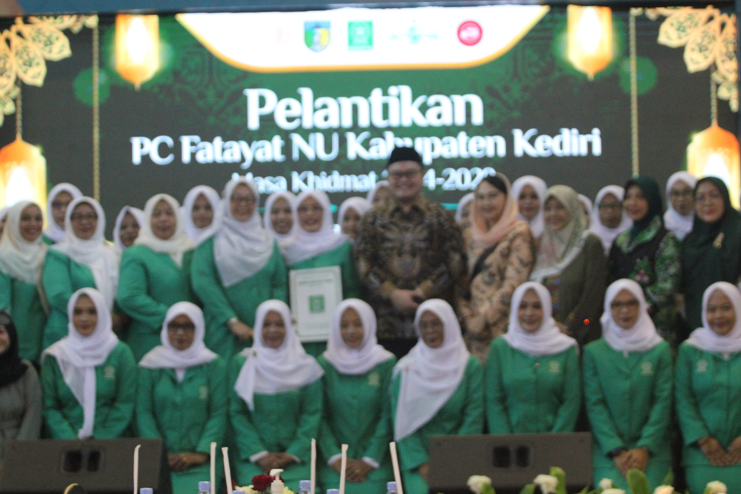 Bupati Dhito Resmikan Pengurus Baru Fatayat NU Kediri, Serahkan Mobil Operasional