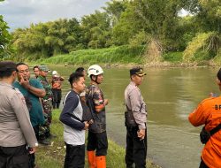 Mencari Ikan Pakai Obat, Pemuda Selokajang Hilang di Sungai Brantas