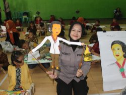 Rayakan Hari Kartini, Polwan Agesti Eka Kenalkan Nilai Emansipasi Lewat Wayang Karton