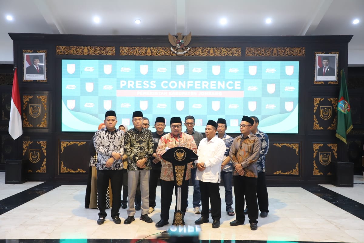 Video Viral Kepala Sekolah Lewati Jalan Rusak, Bupati Jombang Jelaskan Itu Bukan Kewenangannya