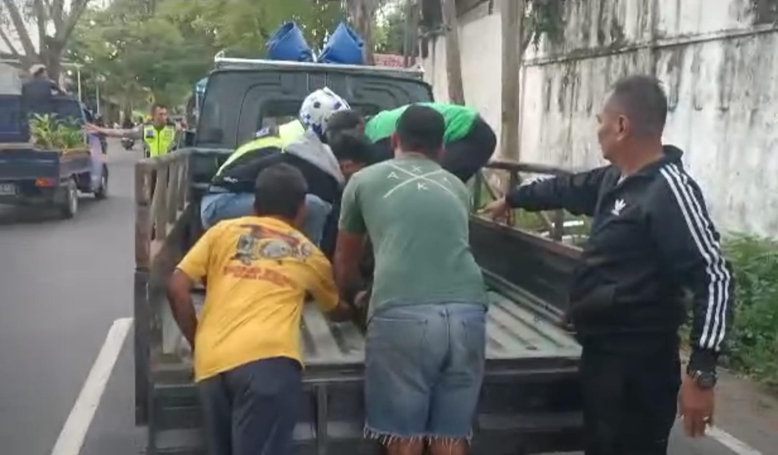 Pengendara Motor Tewas Usai Tabrak Pohon di Kediri, Diduga dalam Pengaruh Alkohol