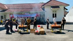 Kejari Kota Kediri Musnahkan Ribuan Pil Dobel L dan Barang Bukti Lain dari 43 Perkara Inkrah