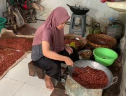 Usaha Sambal Pecel Rumahan di Jombang Raup Omzet Rp15 Juta Saat Lebaran