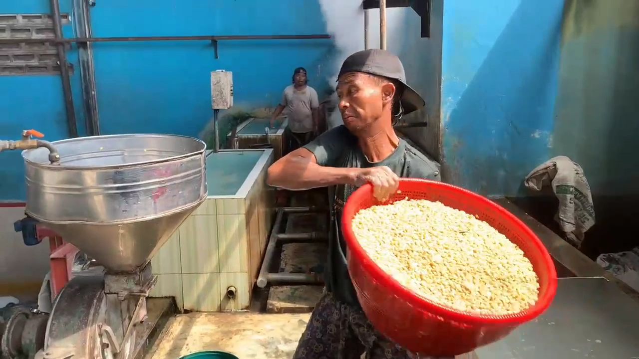 Tarif Baru AS Guncang Perajin Tahu di Jombang