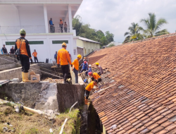 Robohnya Tandon Air di Pondok Pesantren Gontor Kampus 5 Magelang Menyisakan Duka