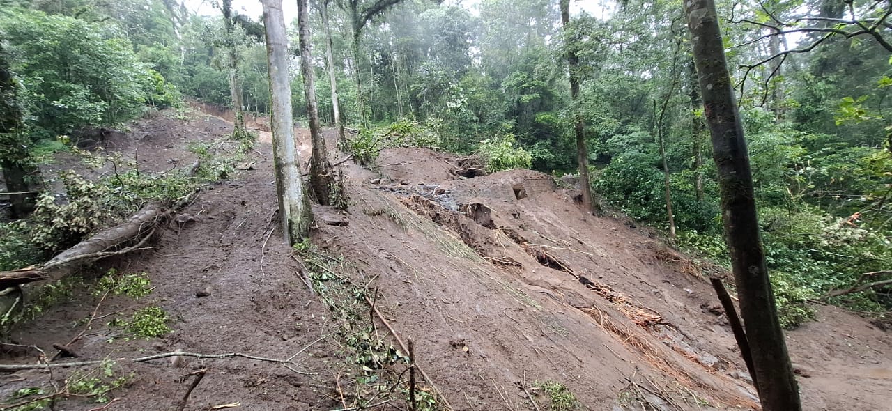 Jalur Cangar–Pacet Masih Ditutup, BPBD Jatim Waspadai Potensi Longsor Susulan