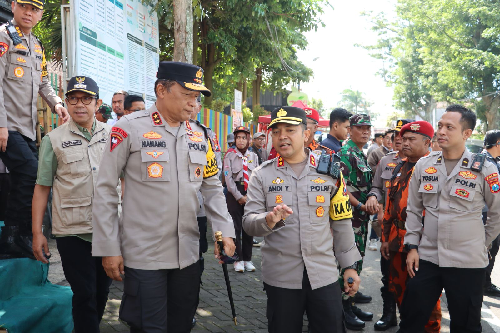 Kapolda Jatim Tinjau Pos Pam di Batu, Pastikan Keamanan Jalur Wisata saat Libur Lebaran