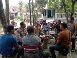Lewat Cangkrukan, Kapolsek Ngadiluwih Ajak Warga Jaga Kamtibmas