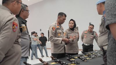 Wakapolres Blitar Tinjau Langsung Kesiapan Senpi Dinas, Pastikan Kondisi Tetap Prima