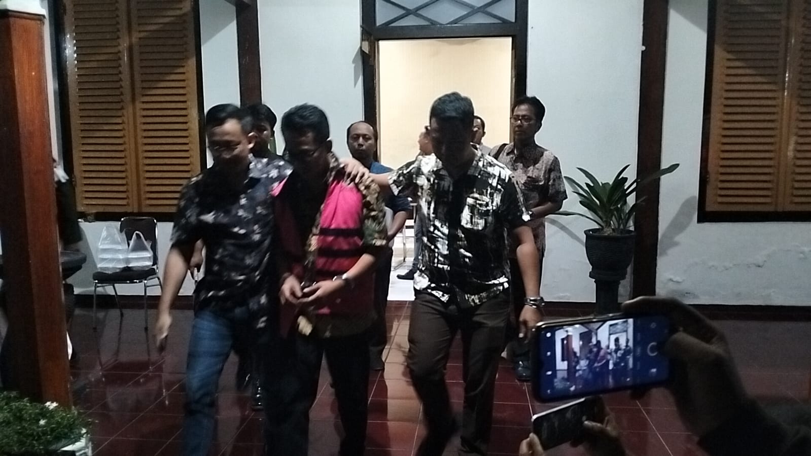 Diancam Jemput Paksa, Kabid SDA Blitar Tersangka Korupsi Dam Kalibentak Akhirnya Menyerahkan Diri