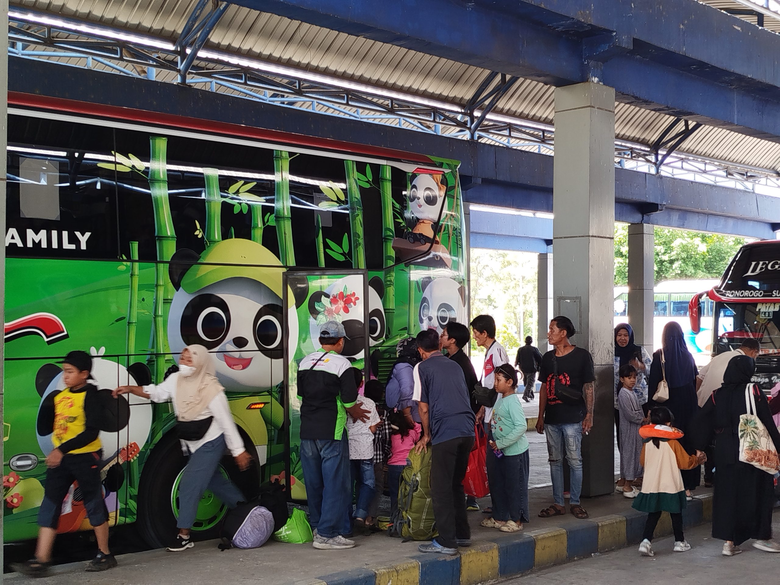 H+5 Lebaran, Jumlah Penumpang di Terminal Seloaji Mulai Surut, Puncak Arus Balik Diprediksi Besok