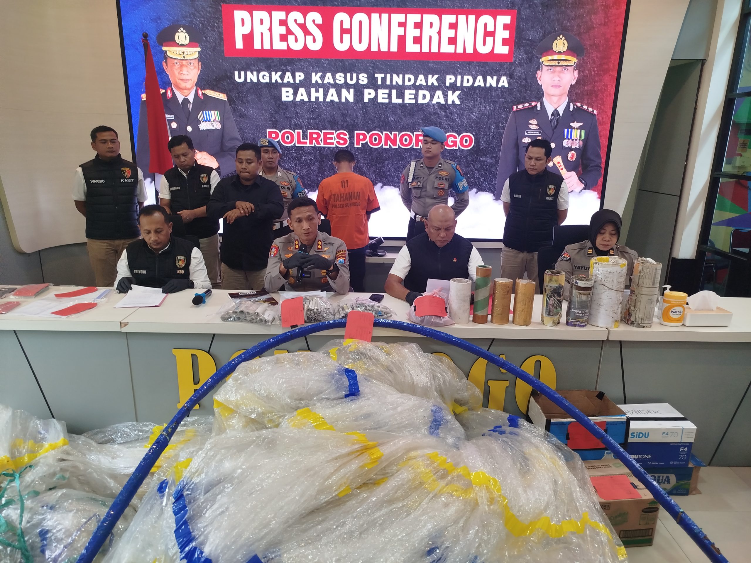 Pelajar Ponorogo Terancam 20 Tahun Penjara Usai Dirazia Saat Merakit Balon Udara Bermuatan Petasan