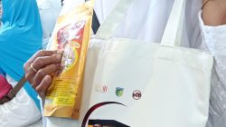 Bekal Rasa Rumah, Pemkab Kediri Bagi Sambel Pecel dan Tumpang untuk Jamaah Haji