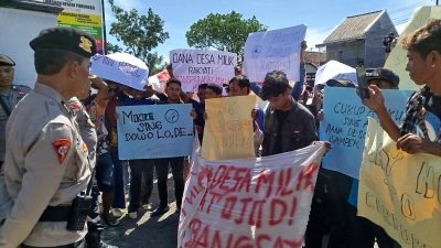 Ratusan Warga Desa Temon Geruduk Kejari Ponorogo, Tuntut Usut Dugaan Korupsi Kades