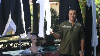 Omzet Toko Perlengkapan Haji Melejit Jelang Musim Keberangkatan