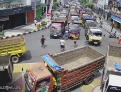Ratusan Dump Truck Serbu Kantor DPRD Nganjuk, Tuntut Penertiban ODOL dan Keringanan Pajak