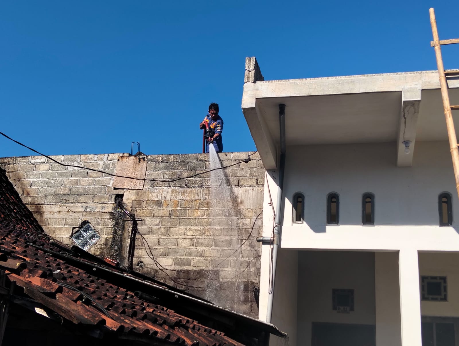 Suara Ledakan Kebakaran di Rumah Konveksi Tulungagung, Kerugian Capai Rp 25 Juta