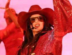 Jennie BLACKPINK Hebohkan Panggung Coachella 2025, Aksi Panggungnya Curi Perhatian Dunia