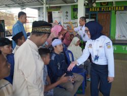 KAI Daop 7 Madiun Gelontorkan Rp125 Juta untuk Panti Asuhan dan Petugas PJL saat Lebaran