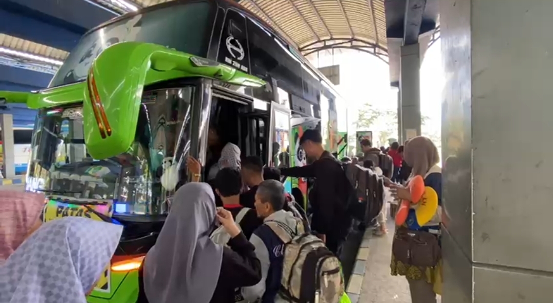 Arus Balik di Terminal Seloaji Ponorogo Ramai Lancar, Penumpang Didominasi Tujuan Surabaya