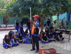 FPRB Barat Sungai Latih Siswa SD di Tarokan Tanggulangi Bencana dan Penanganan Korban