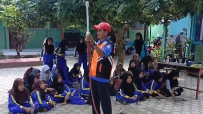 FPRB Barat Sungai Latih Siswa SD di Tarokan Tanggulangi Bencana dan Penanganan Korban
