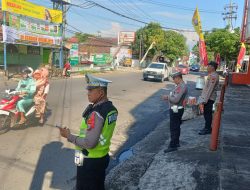 Lalu Lintas di Simpang Empat Bence Kediri Tetap Lancar Meski Volume Kendaraan Meningkat