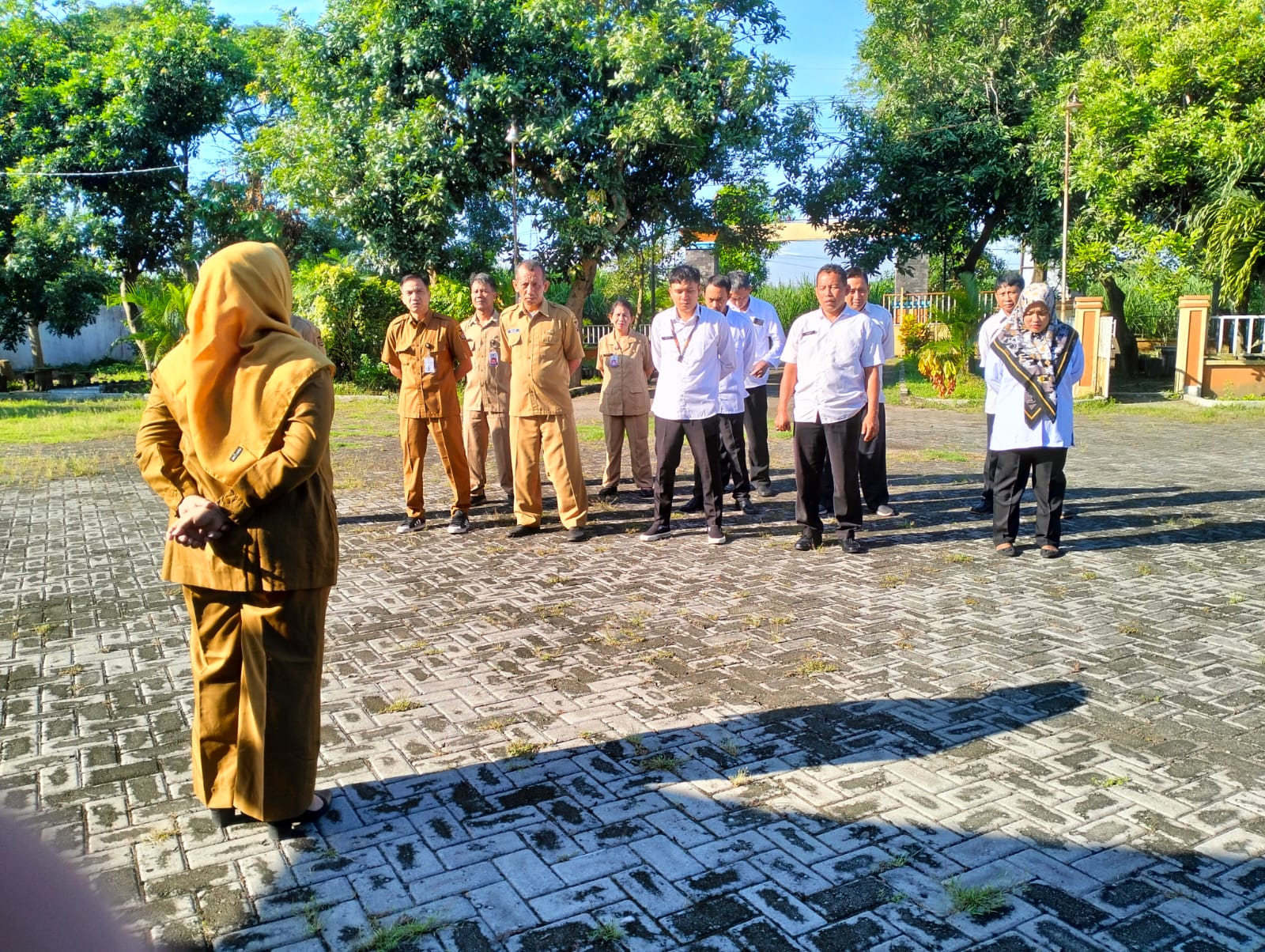 Hangatnya Hari Pertama Kerja Usai Lebaran di Kelurahan Tosaren, Diisi Apel dan Halalbihalal