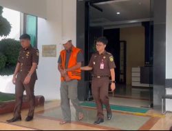 Kejari Kabupaten Kediri Tahan JS, Ketua Kelompok Ternak Desa Ngadiluwih Terkait Dugaan Korupsi Dana Hibah Program Korporasi Sapi dengan Kerugian Hampir Rp 1 Miliar