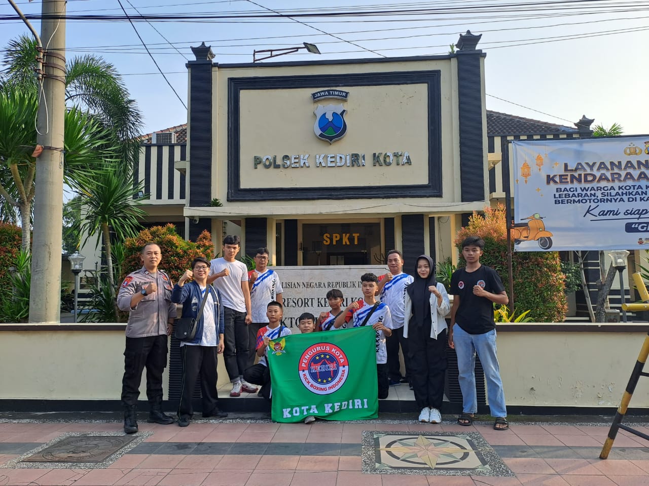 Kick Boxing Kediri Kirim 7 Atlet ke Kejurprov Jatim 2025, Dilepas dari Camp Ksatria Muda di Polsek Kediri