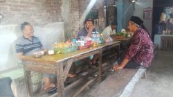 Di Tengah Kesibukan Mengajar, Gus Muala Tetap Hadir Hangat di Tengah Warga