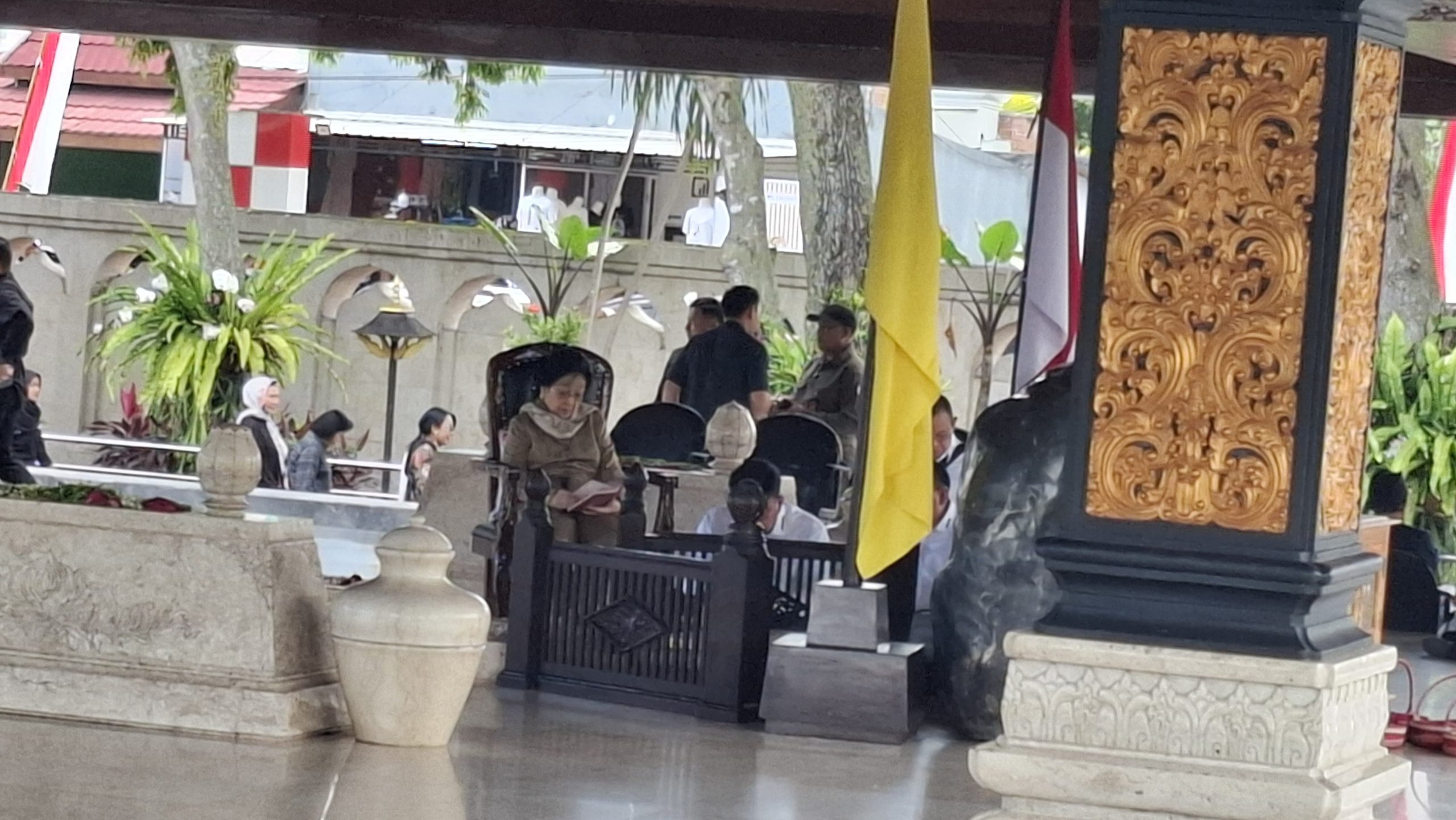 Lebaran di Blitar, Megawati Soekarnoputri Nyekar ke Makam Bung Karno
