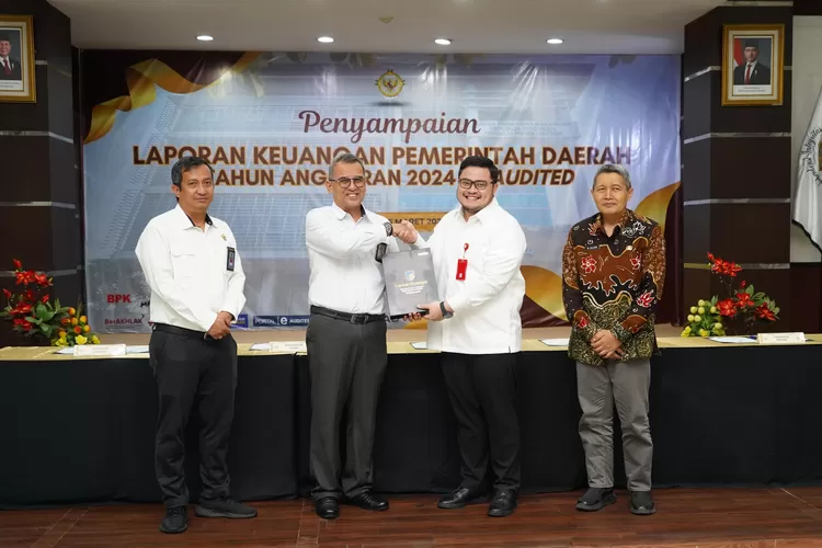 Mas Dhito Serahkan LKPD 2024, Targetkan Raih Opini WTP Kesembilan dari BPK