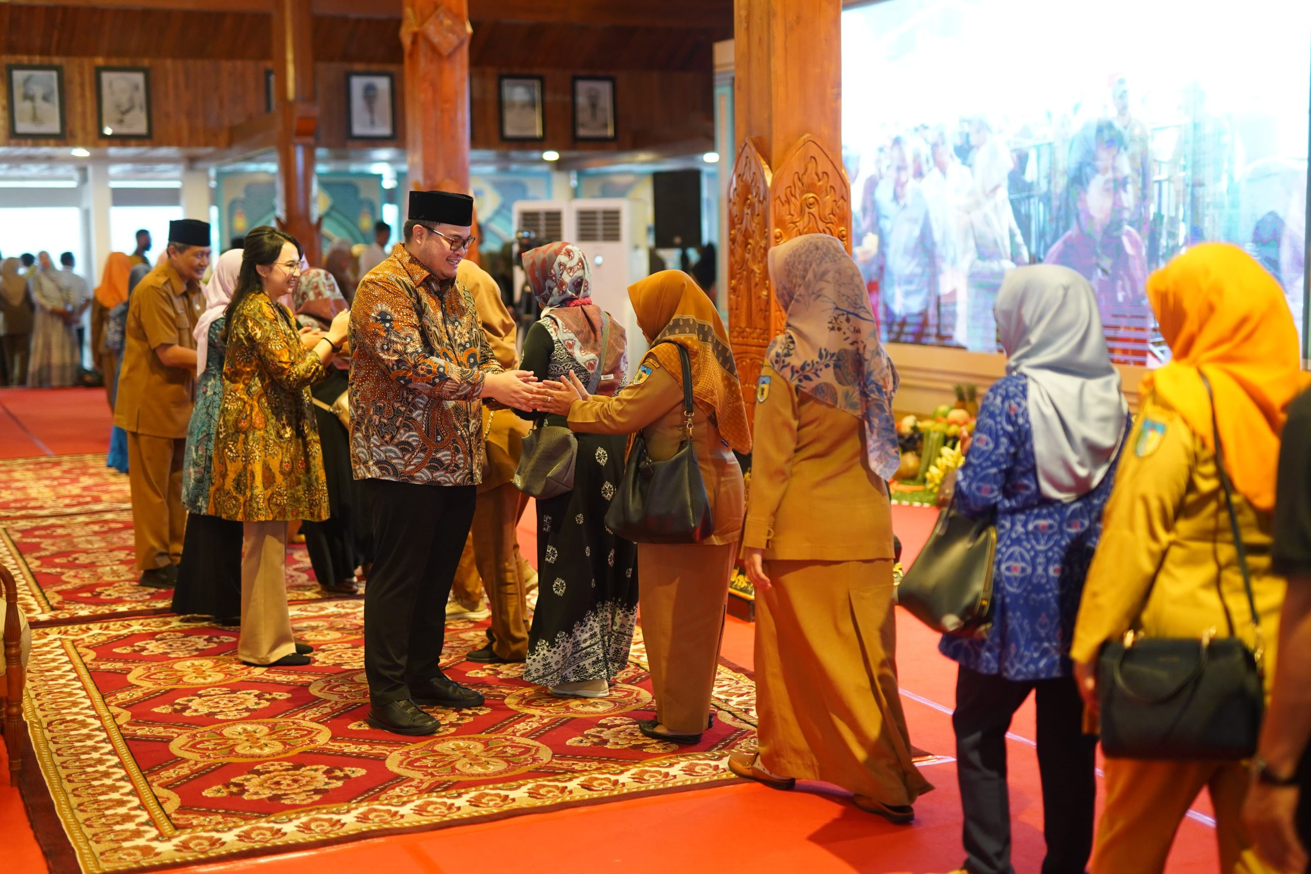 Mas Dhito Gelar Halal Bihalal Bersama Ribuan Pegawai dan Instansi Vertikal di Pendopo