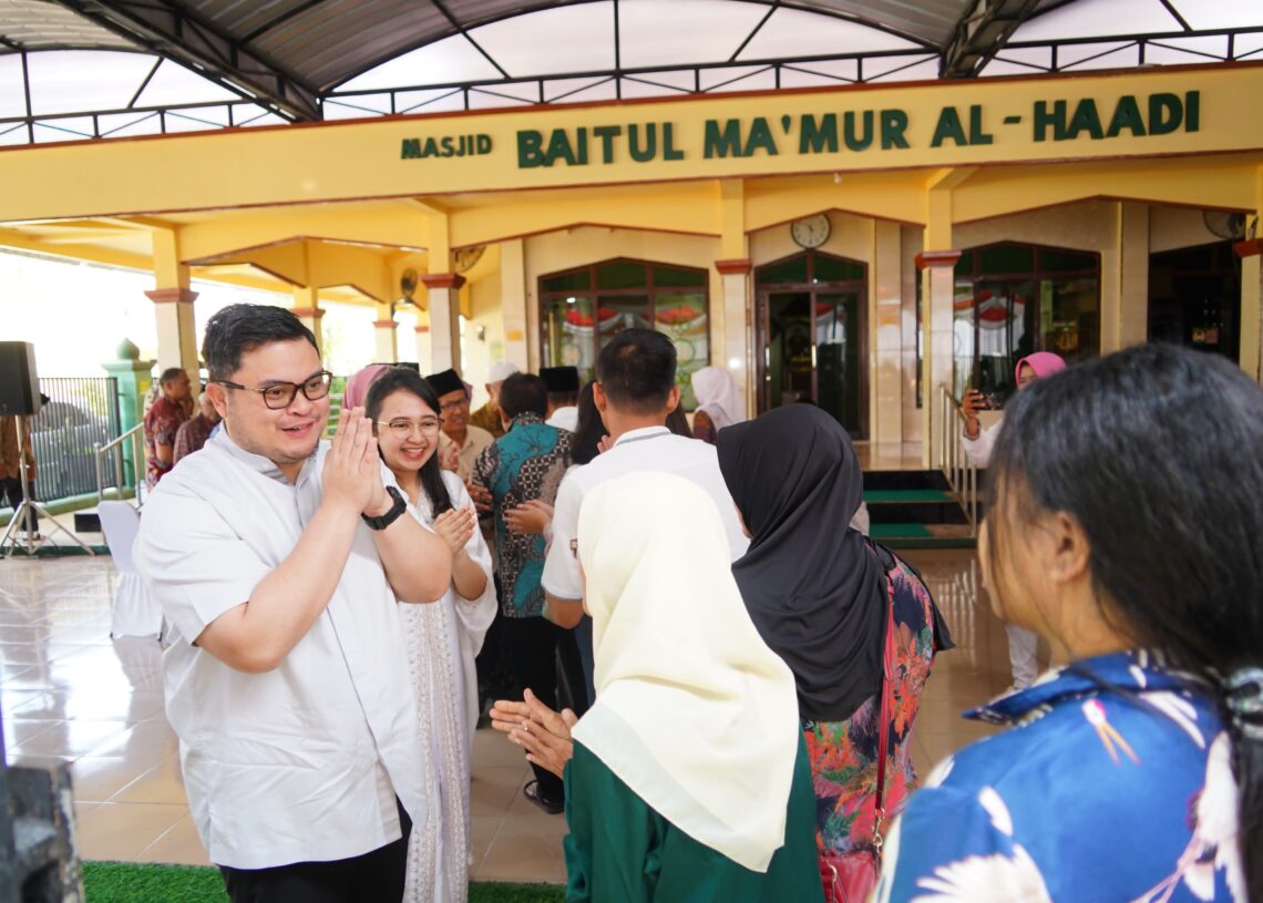 Ikuti Halal Bihalal Lingkungan, Mas Dhito Dikenal Sosok yang Ramah dan Penghobi Vespa