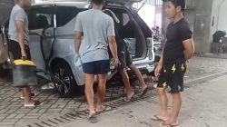 Musim Mudik, Jasa Cuci Mobil di Kediri Diserbu Pemudik