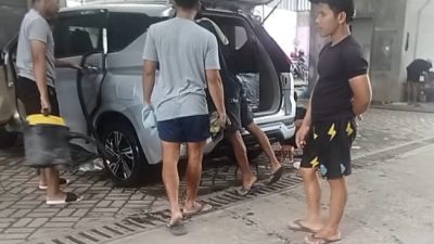 Musim Mudik, Jasa Cuci Mobil di Kediri Diserbu Pemudik