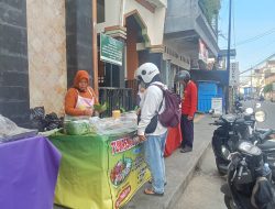Harga Ketan Meroket, Omzet Pedagang Jajanan Tradisional di Ngadirejo Terpukul