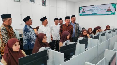 Dirjen Pendis Kemenag RI Tinjau UAN Online di Ponpes Wali Barokah Kediri